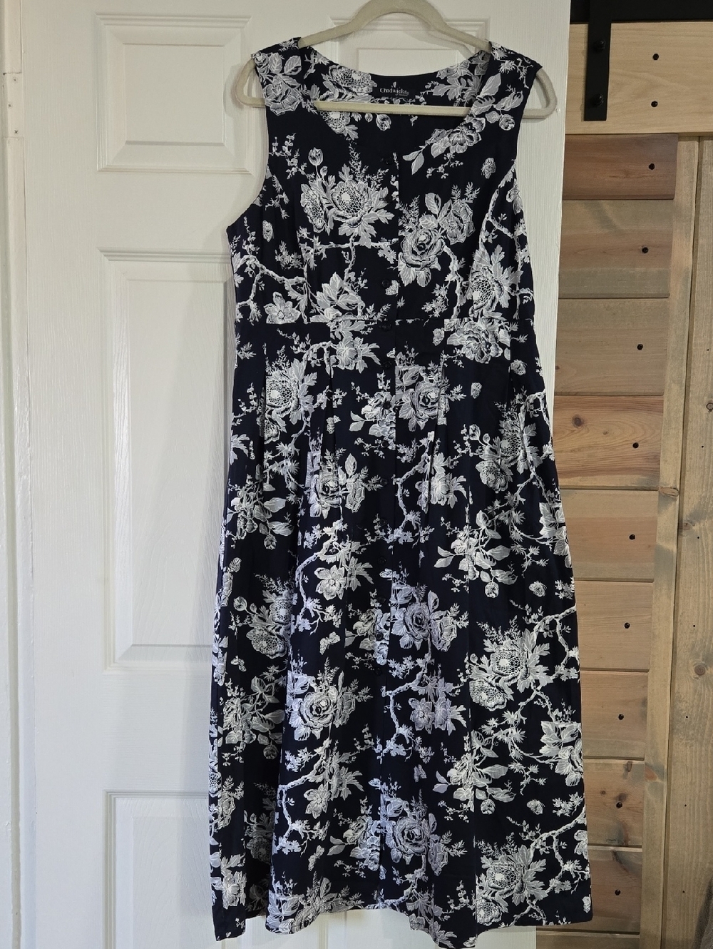 Chadwicks Navy and White Floral Sleeveless Midi Dress